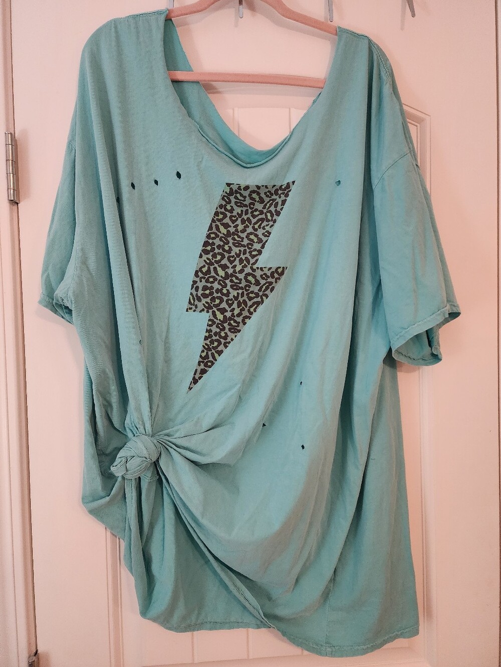 Womens Aqua Graphic Leopard Print Lightning Bolt Distressed Tee OSFM PTP 27